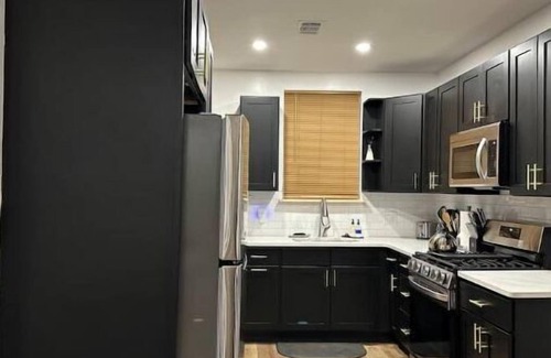 Camden Casa | Enjoy a Stylish centrally-located home 15min to Most Philly Attractions/Airport.