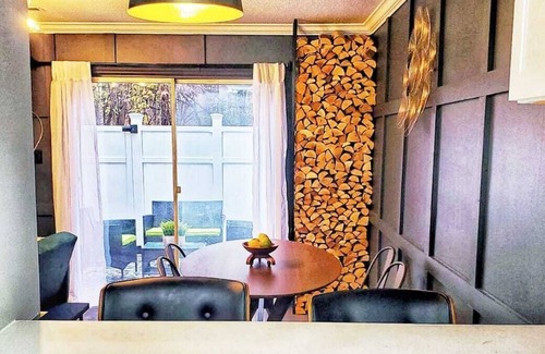 Greensboro Condominio | Enjoy a stylish New York experience in the South.