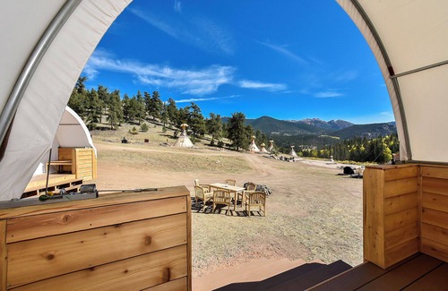 Lake George Casa | Enjoy a "Weekend in the Wild" in a Conestoga Wagon [1]