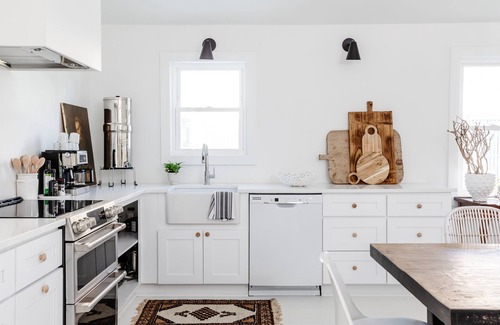 Folly Beach Casa | Enjoy a winter getaway to the Beach! Stunning 2BR Beach Cottage
