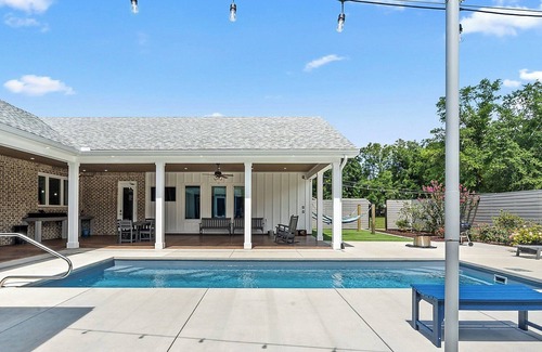 Foley Casa | Enjoy all the amenities of your private resort!