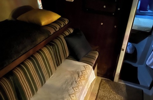 Bradenton Beach Alquiler De Eote | Enjoy an evening under the stars in our one of many sailboats in Sarasota Bay!