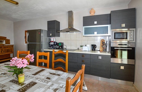 Giuncaggio Casa | Enjoy an unforgettable time in this homely vacation home with pool and landscape panorama.