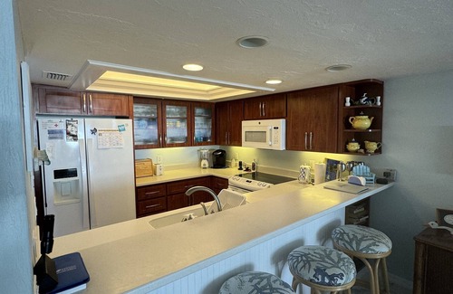 Palm Island Villa | Disfrute de una vista sin obstáculos del golfo desde esta alegre villa de 2 dormitorios. B2913A