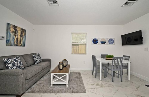 Poinsettia Heights Apartamento | Enjoy and relax around Fort Lauderdale area!