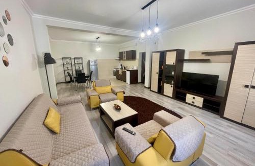 Cluj-Napoca Apartamento | Enjoy Apartments - Spacious Retreat in our Villa