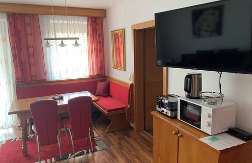 Seelach Apartamento | Enjoy Appartment mit 2 Schlafzimmern, Pool + Freier Strandzugang, E-bikes