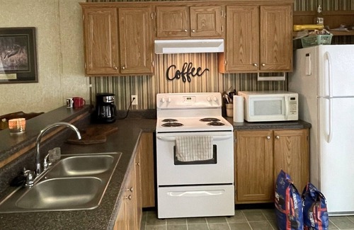 Wynnburg Casa | Enjoy beautiful sunsets at the HUT on beautiful Reelfoot Lake!