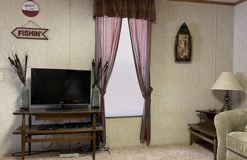 Wynnburg Casa | Enjoy beautiful sunsets at the HUT on beautiful Reelfoot Lake!