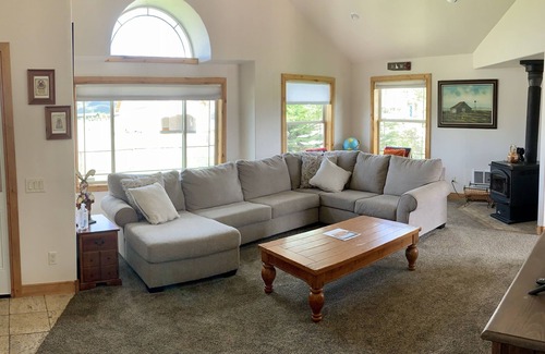 Victor Casa | Enjoy being home @ Fox Creek