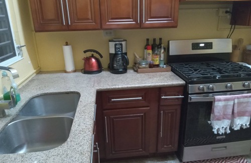 Beverly Hills Casa | Enjoy Beverly Hills, Kingston, Jamaica, 4 bdrms, AC, WiFi, Spacious, Quiet, Safe