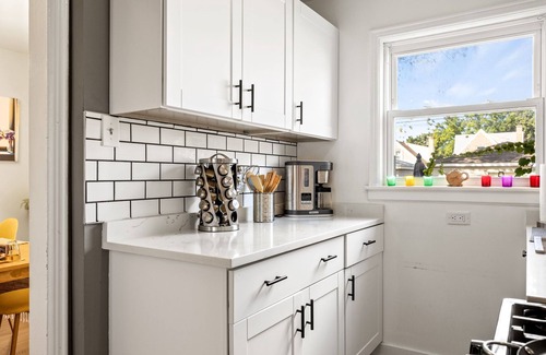 Belmont Cragin Casa | Enjoy Chicago/suburbs 2BR townhouse fully equipped