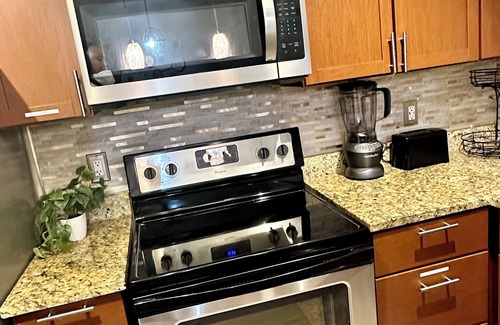 Moraine Casa | Enjoy Entire Townhome in the Heart of Suburbs