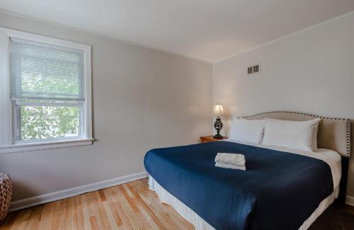 Evanston Apartamento | Enjoy Evanston! Slow Down After a Busy Day Sight Seeing - Walking Distance from Public Transportation apts