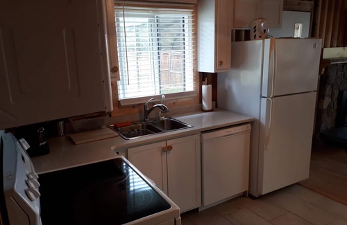 Westerose Cabina | Waterfront cabin at Pigeon Lake! Private and peaceful.