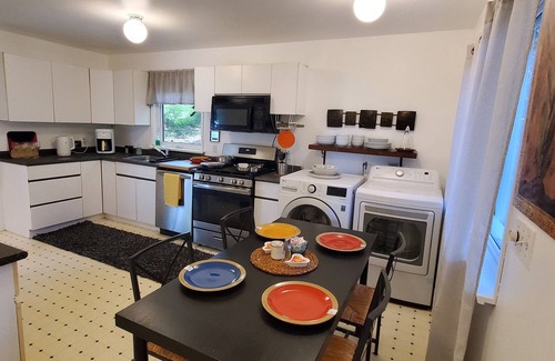 Hollyburn Casa | Enjoy in peace and a natural garden during your stay