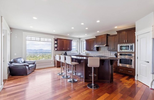 West Kelowna Estates Casa | Enjoy Kelowna life! Okanagan Lake and City Views