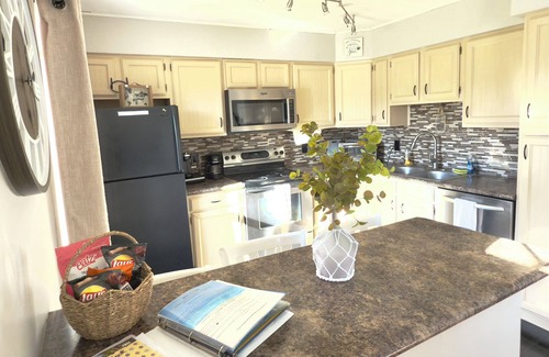 Stevensville Casa | Enjoy Lake Michigan beaches and beautiful wine country