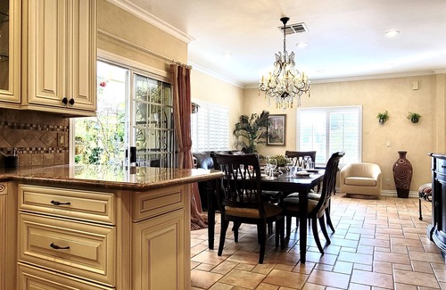 Mid-City Casa | Enjoy luxurious, unique home in prime Santa Monica at a great intro price.