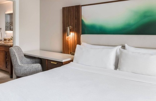 Orlando Complejo | Enjoy Luxury this Christmas at Marriott's Lakeshore Reserve Resort in Orlando