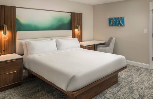 Orlando Complejo | Enjoy Luxury this Christmas at Marriott's Lakeshore Reserve Resort in Orlando