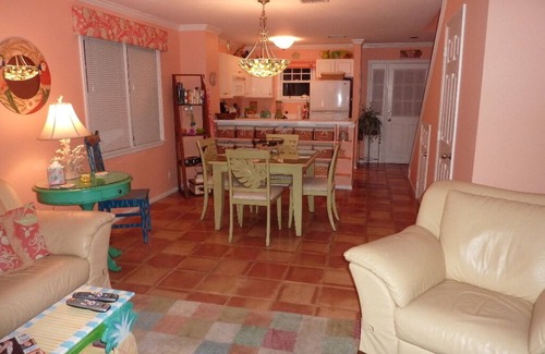 Bahama Village Casa | Disfruta de más privacidad en una casa adosada Truman Annex End Unit