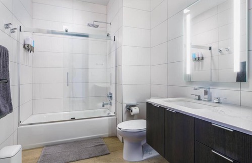 Berkeley Casa | Enjoy Mtn Views From Our Sprawling Flat W Balcony
