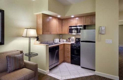 Lake Geneva Apartamento | Enjoy onsite Waterpark in this family friendly 1BD condo