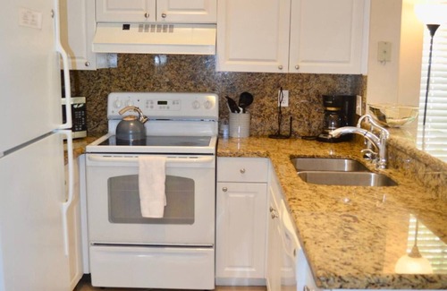 Mission Bay Apartamento | Enjoy our 2 bedroom, 2 bath top floor apartment in West Boca Raton
