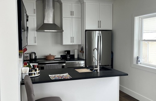 Winooski Apartamento | enjoy our newly constructed in-law apartment close to downtown accommodations