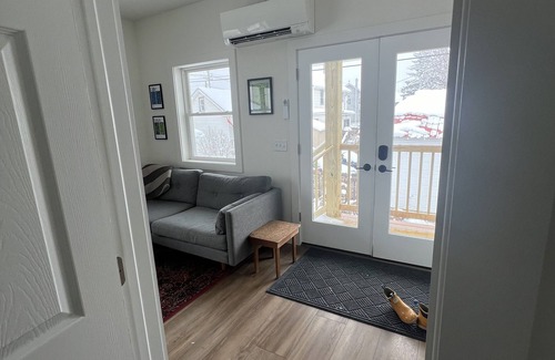 Winooski Apartamento | enjoy our newly constructed in-law apartment close to downtown accommodations