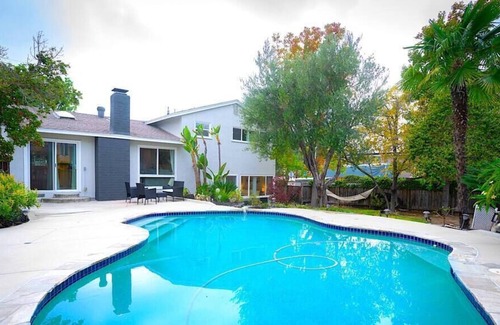 Lake Murray Casa | Enjoy Perfect Pool Days in Large 5 bdrm Home!