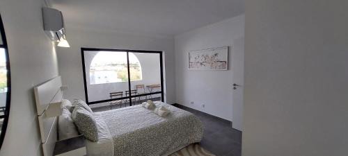 Sagres Apartamento | ENJOY POOL, BEACH and more at this nice apartment only 3 minutes from Mareta's Beach