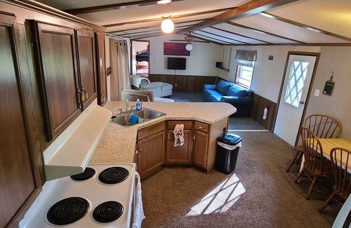 Hammond Casa | Enjoy PRIVACY and comfort for the whole family above the shores of Black Lake!