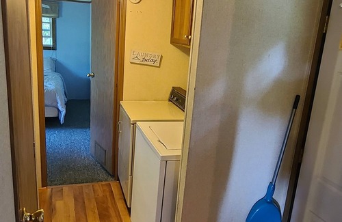 Hammond Casa | Enjoy PRIVACY and comfort for the whole family above the shores of Black Lake!