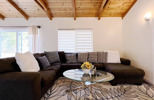 Dublin Casa | Enjoy quiet 4B2b with 2 king in downtown Dublin