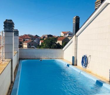 Sanxenxo Apartamento | Enjoy Sanxenxo,200m Playa, Balcón Vistas Cíes, Piscina & Terraza Azotea,2 plazas Garaje, 2 Baños, Muy Luminoso, Muy Tranquilo,Muy Equipado, Céntrico
