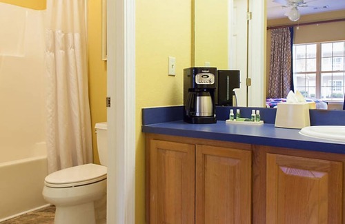 Myrtle Beach Complejo | Enjoy some country charm at this Myrtle Beach oasis
