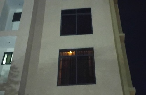 Dar es Salaam Casa | Enjoy spacious 3-bedroom apartment with WiFi, AC in charming Dar es Salaam City
