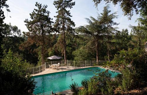 Serignac Cabina | Enjoy spring at Chateau de Monbrison, apartment for four guests