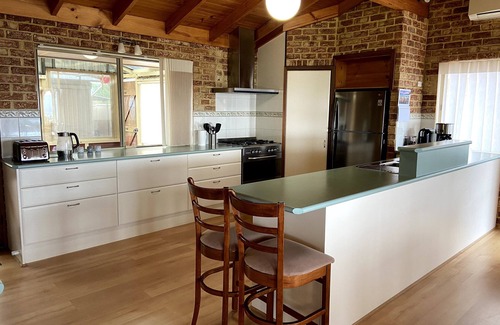 Little Grove Casa | Enjoy Sunrise Views from the comfort of this beautiful home away from home!