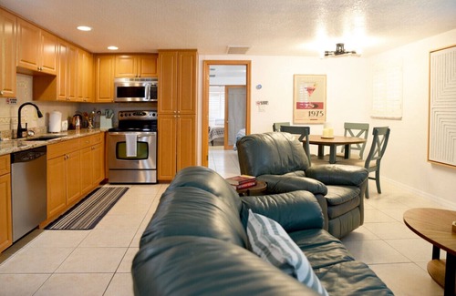 Port Richey Casa | Enjoy Sunset with Dolphin & Manatee