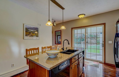 Canandaigua Casa | Enjoy swimming/boating in the lake, Fall Foliage, Wine trail, Skiing and Hiking