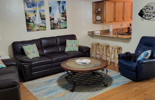 Crescent Beach Casa | Enjoy the beach life. 3-bedroom townhouse. Books quickly. Close to everything.