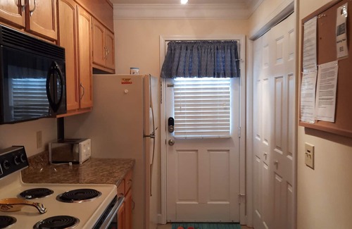 Crescent Beach Casa | Enjoy the beach life. 3-bedroom townhouse. Books quickly. Close to everything.