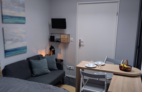 Domburg Cama Y Desayuno | Enjoy the Beach and Domburg 18m2- very nice, charming room central and quiet