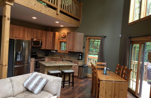 Jim Thorpe Chalet De Esquí | Disfruta del aire libre en el Boarding Bear Chalet-Mins a JFBB y Rafting