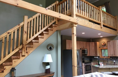 Jim Thorpe Chalet De Esquí | Disfruta del aire libre en el Boarding Bear Chalet-Mins a JFBB y Rafting