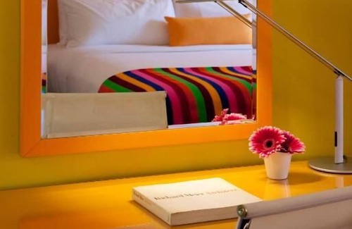 Sonora Sunrise Hotel | Enjoy the Beauty of Palm Springs! Relax at our 4 Pool View Units!