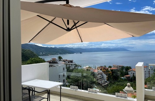 Zona sur Apartamento | Disfruta de la mejor vista de Puerto Vallarta, en la zona más exclusiva